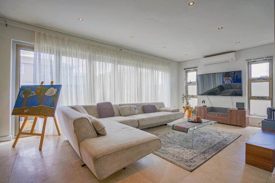 4 Bedroom Property for Sale in Sunset Beach Western Cape